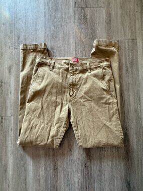 Levi's Men’s Slim Straight Chinos in Tan